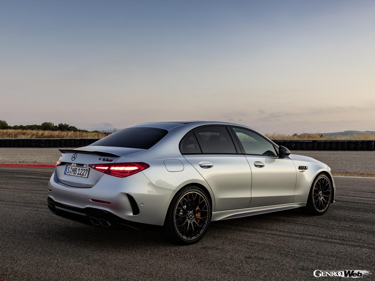 メルセデスAMG C 63 S E パフォーマンスのリヤスタイル