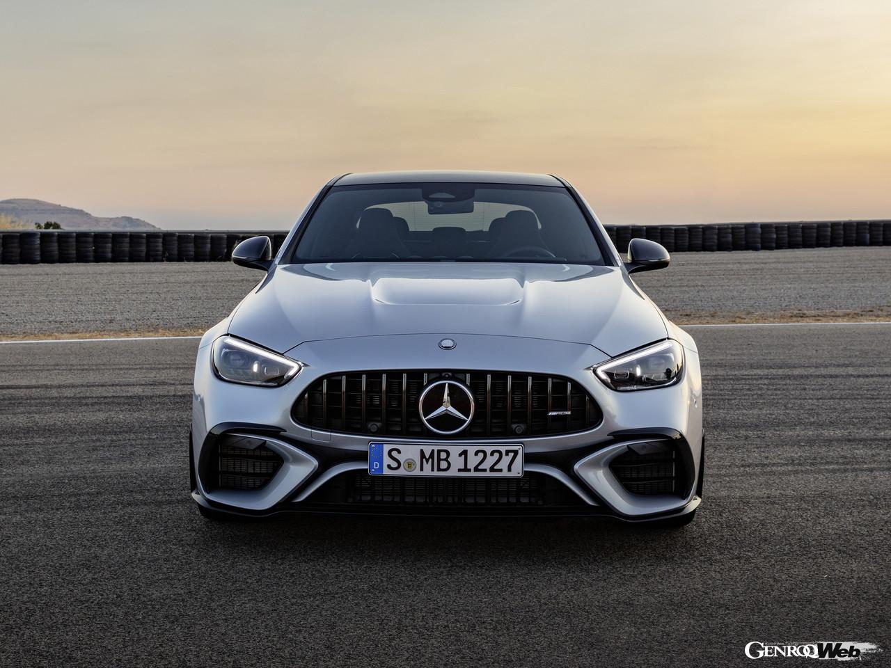 メルセデスAMG C 63 S E パフォーマンスのフロントセクション