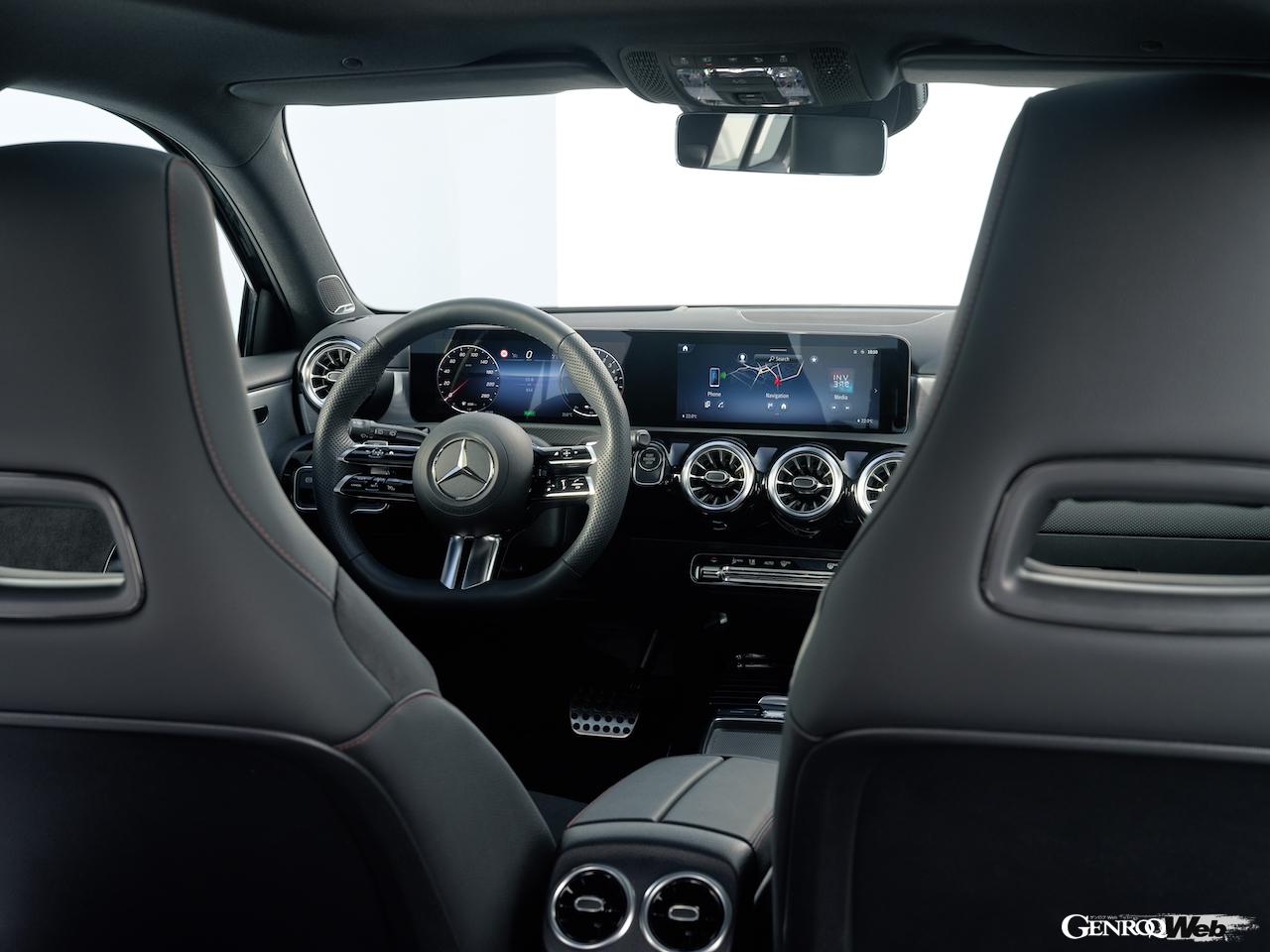 フェイスリフトを行った、メルセデス・ベンツ A 250 e ハッチバックのインテリア。