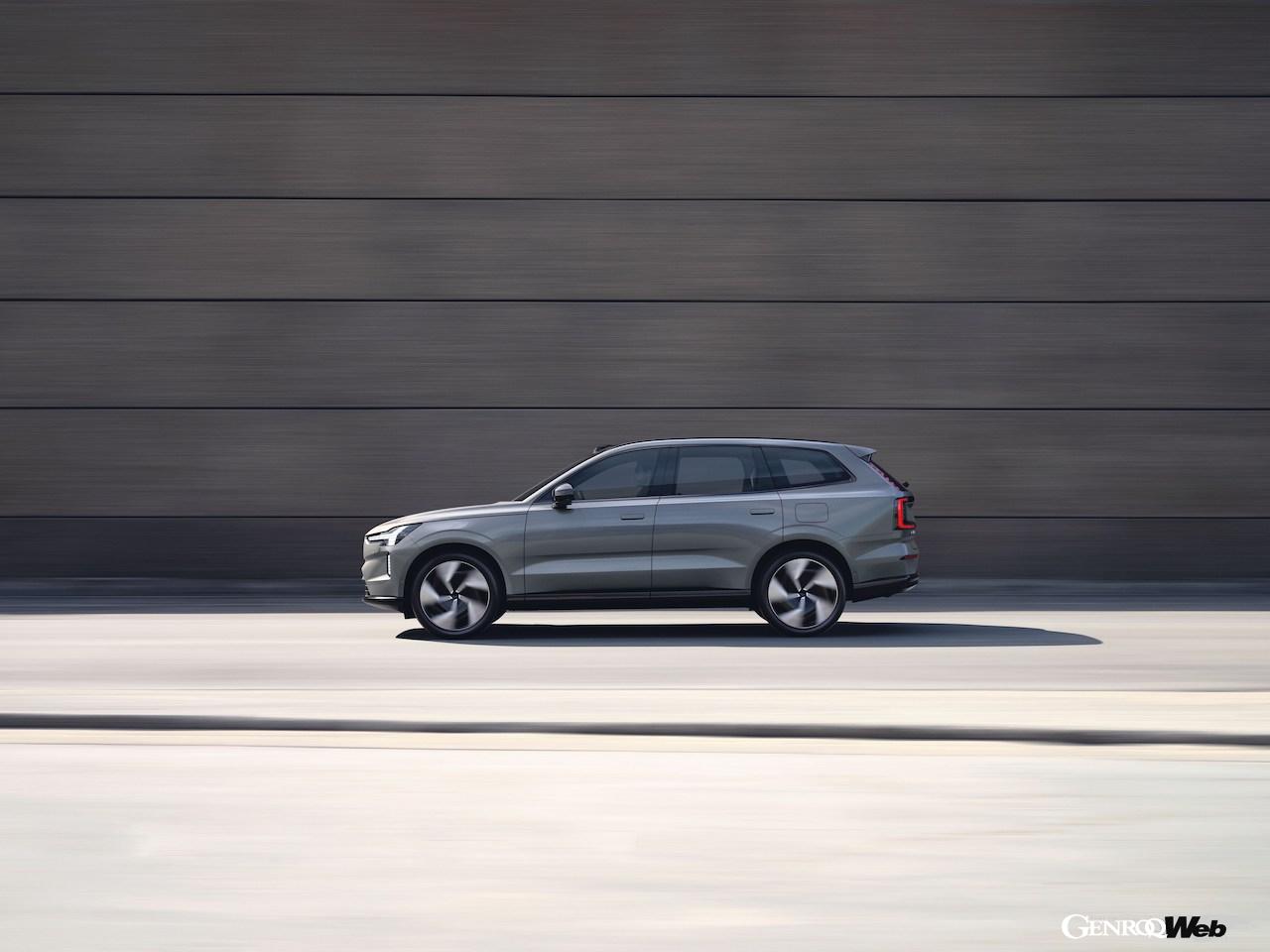 フル電動フラッグシップSUV「ボルボ EX90」のエクステリア。