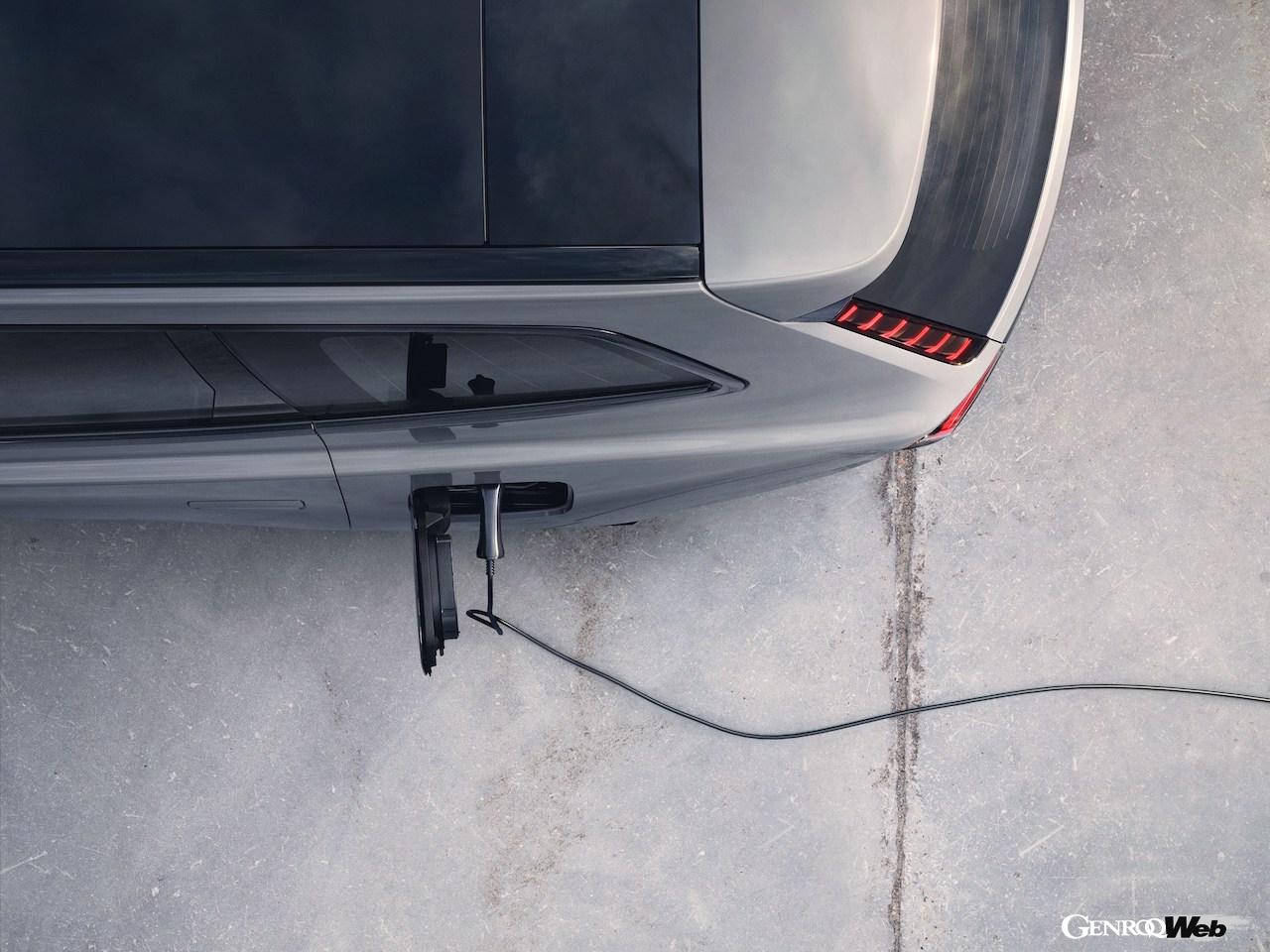 フル電動フラッグシップSUV「ボルボ EX90」のエクステリア。