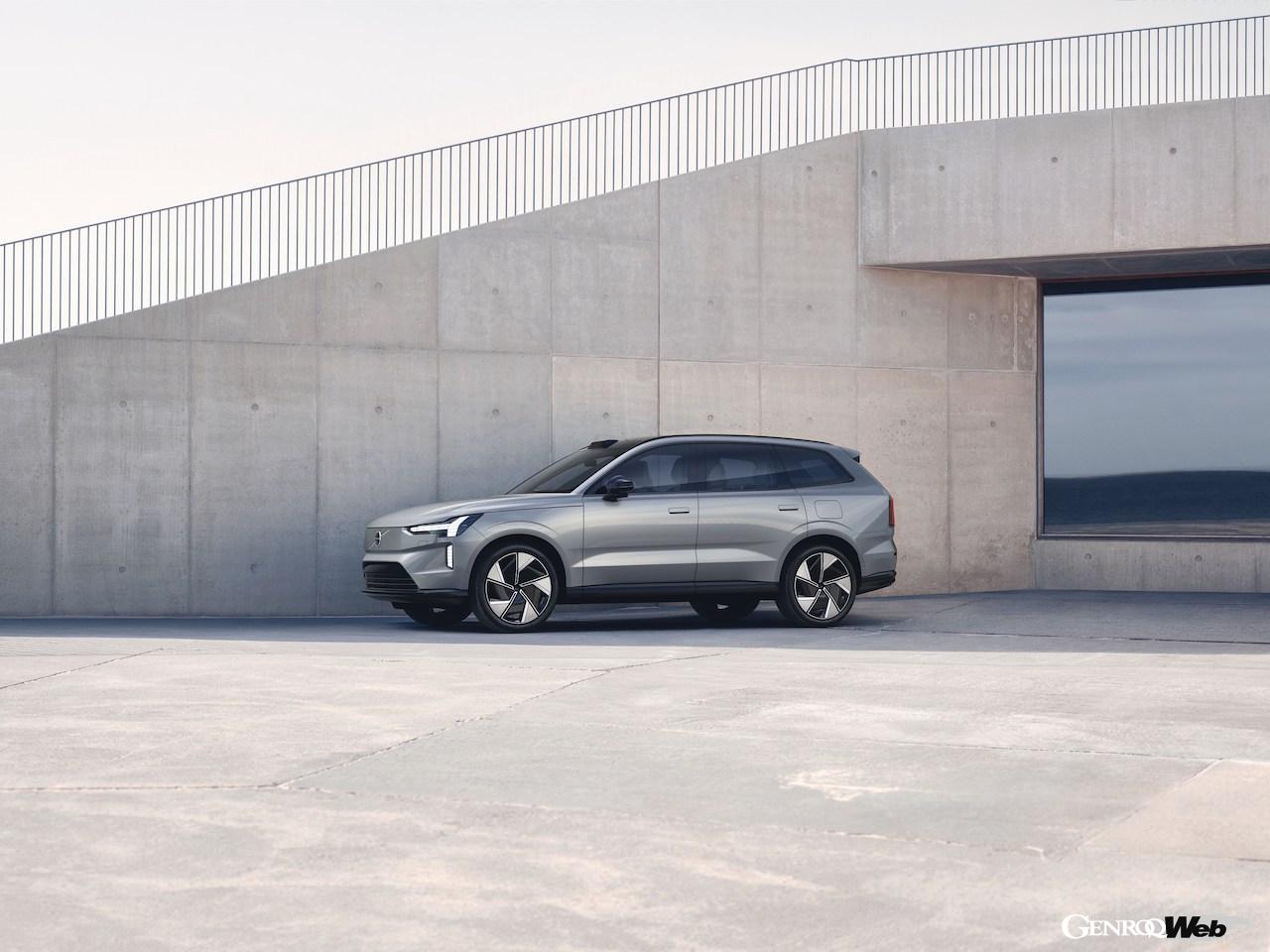 フル電動フラッグシップSUV「ボルボ EX90」のエクステリア。