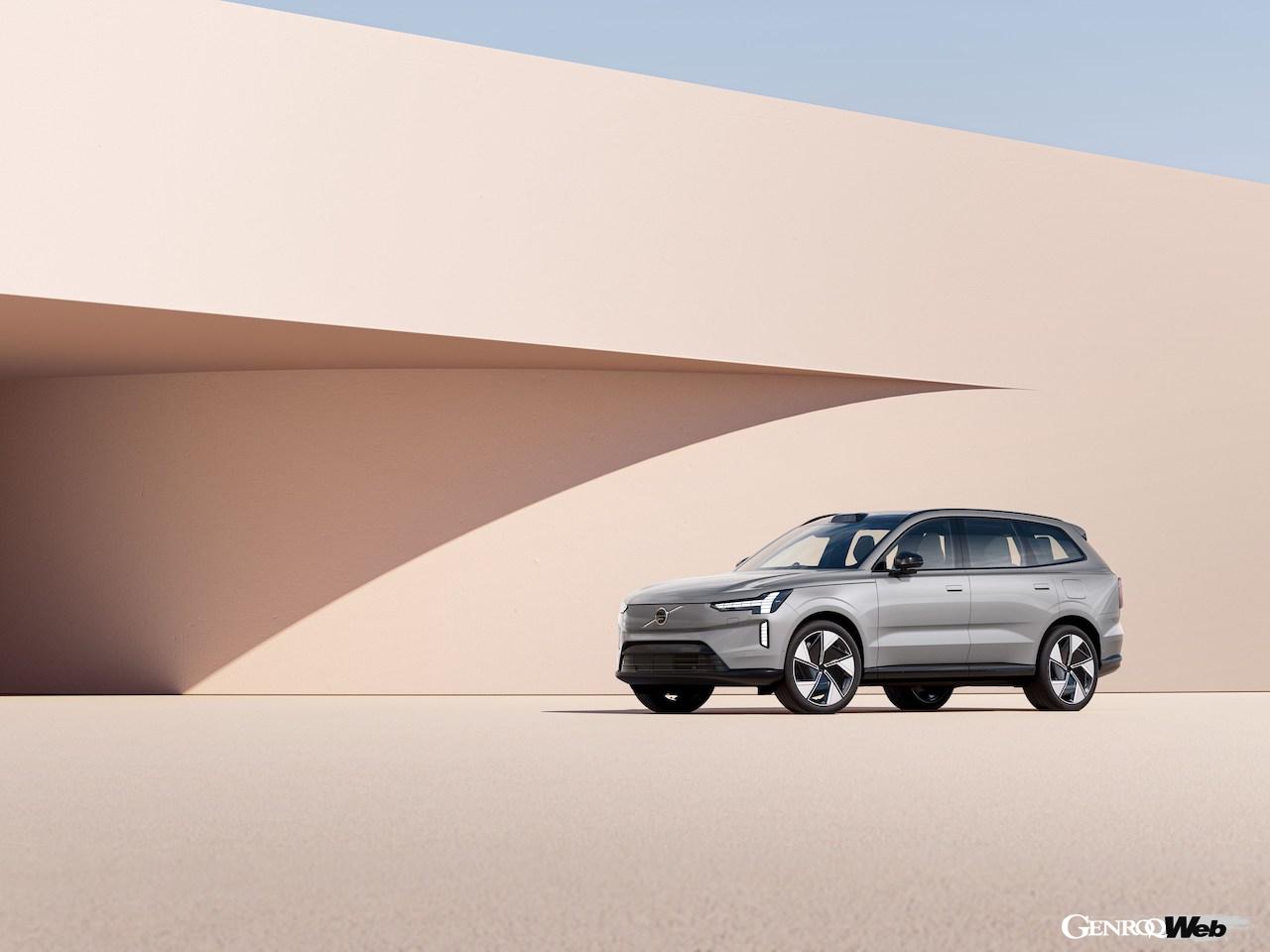 フル電動フラッグシップSUV「ボルボ EX90」のエクステリア。