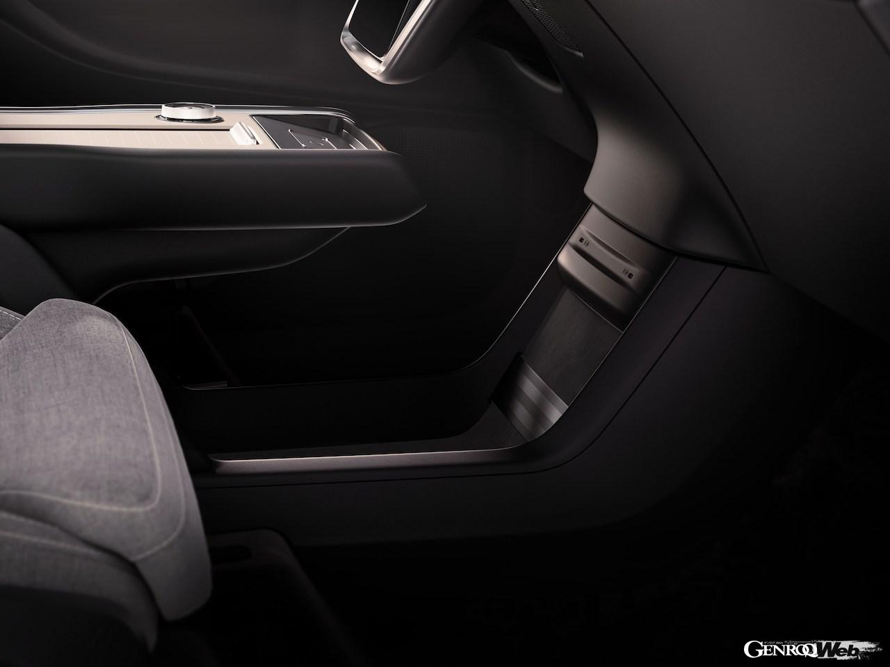 フル電動フラッグシップSUV「ボルボ EX90」の先進的なコクピット。