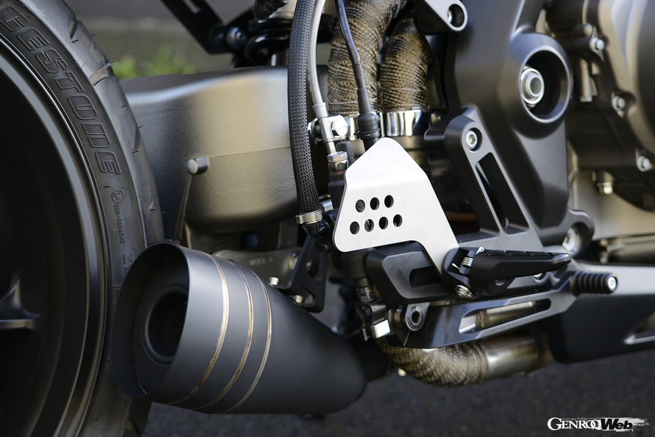 「アリエル エース ブラックエディション」に搭載されるホンダ製1237cc V型4気筒エンジン。