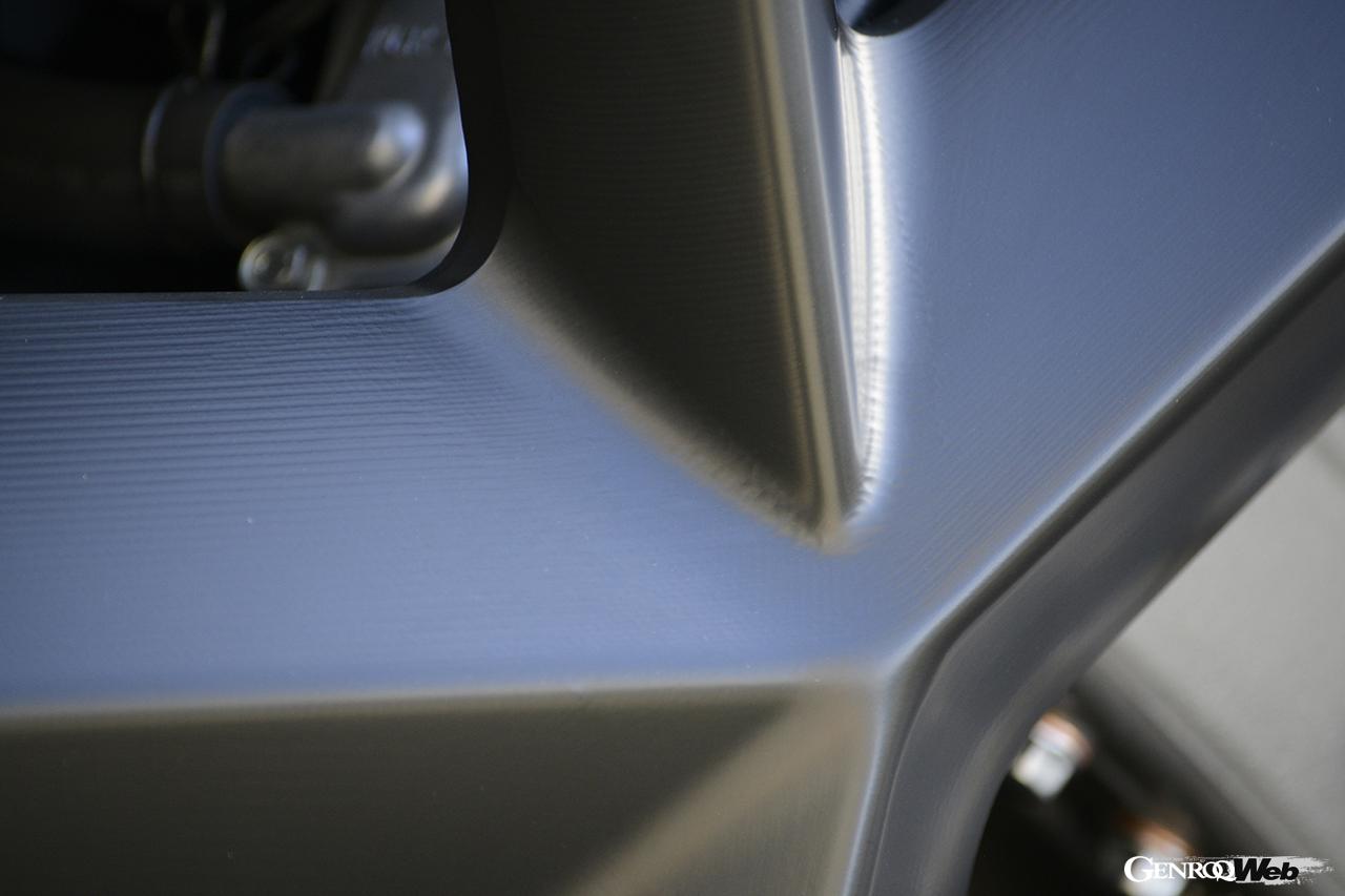 「アリエル エース ブラックエディション」のディテール。