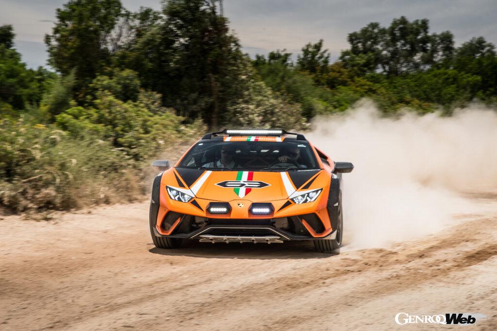 かつてのランボルギーニ・チータや、SUVのウルスとも異なる、スーパースポーツベースのオフロード仕様としてデザインされた「ウラカン ステラート」。これまでのランボルギーニにはない、新たなアピアランスが実現した。