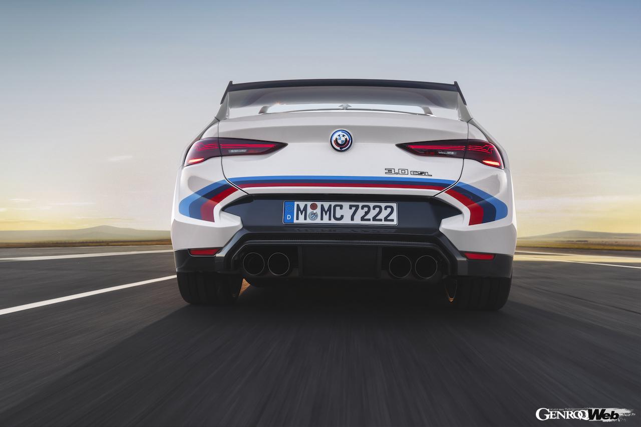 BMW M社50周年の最後を飾るスペシャルモデル「BMW 3.0 CSL」の走行シーン。