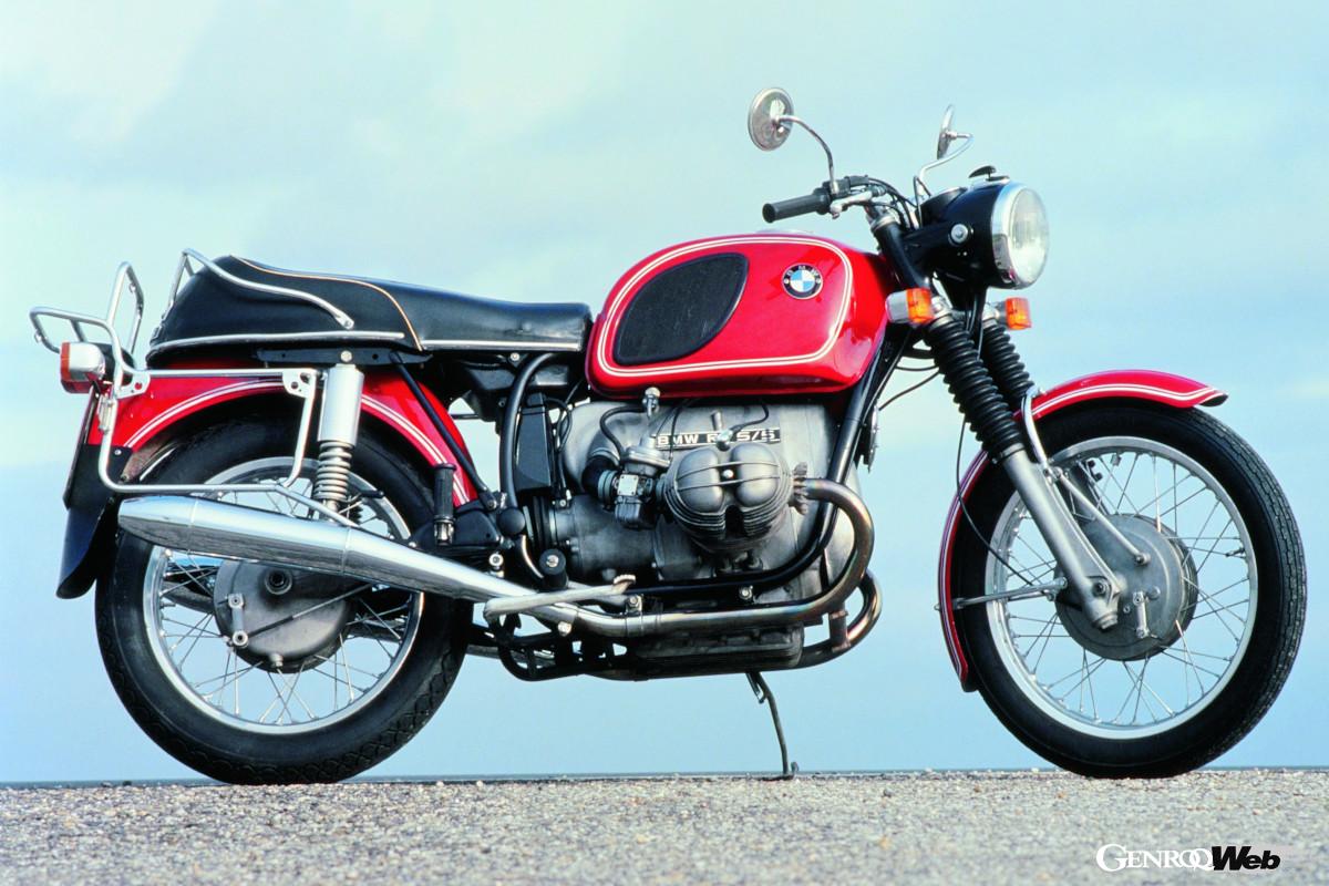 ベルリン工場で初めて生産された二輪車「1969年型BMW R75/5」。