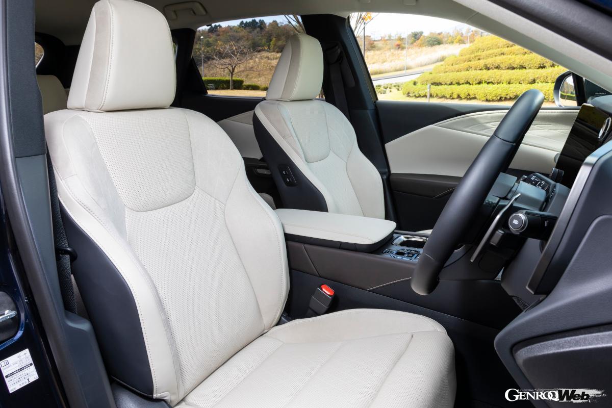 インテリアには、クルマとドライバーが直感的につながり、より運転操作に集中できるコクピット思想「Tazuna Concept」を導入した。