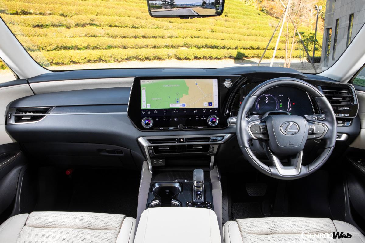 インテリアには、クルマとドライバーが直感的につながり、より運転操作に集中できるコクピット思想「Tazuna Concept」を導入した。