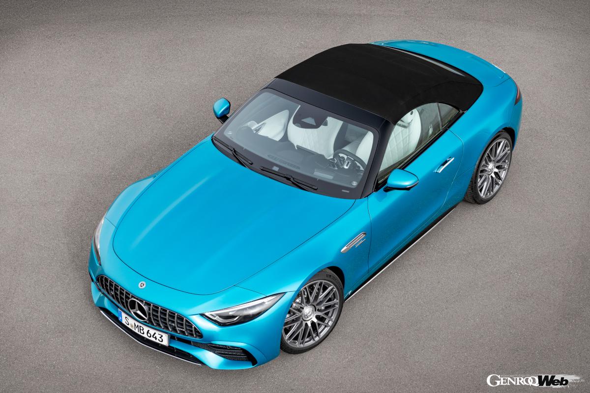 サイズがまったく異なるポルシェ911とメルセデスAMG SLの2台。全長で170mmも新型SLが上回っており、その差は歴然。