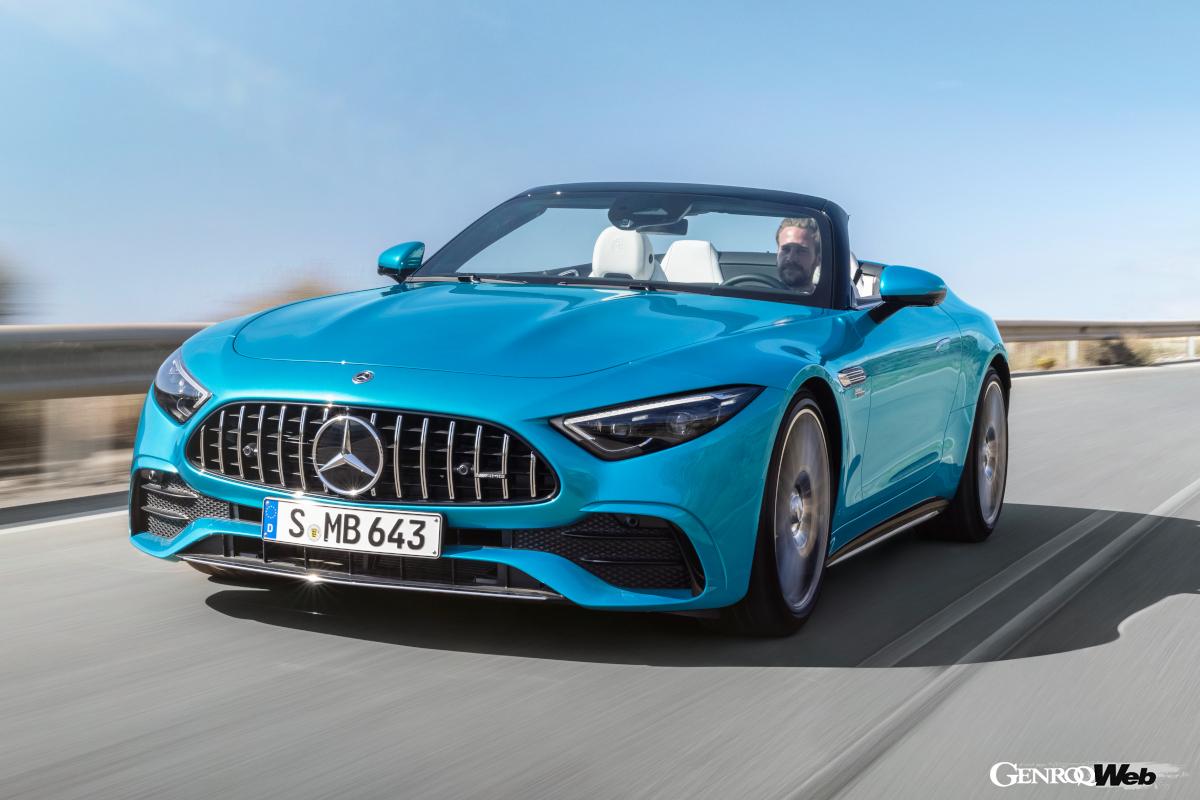 専用プラットフォームに新開発の電動ターボを搭載するエンジンなど、大幅なブラッシュアップが施された新型SL。しかも先代では2シーターだったが新型では2＋2となった。