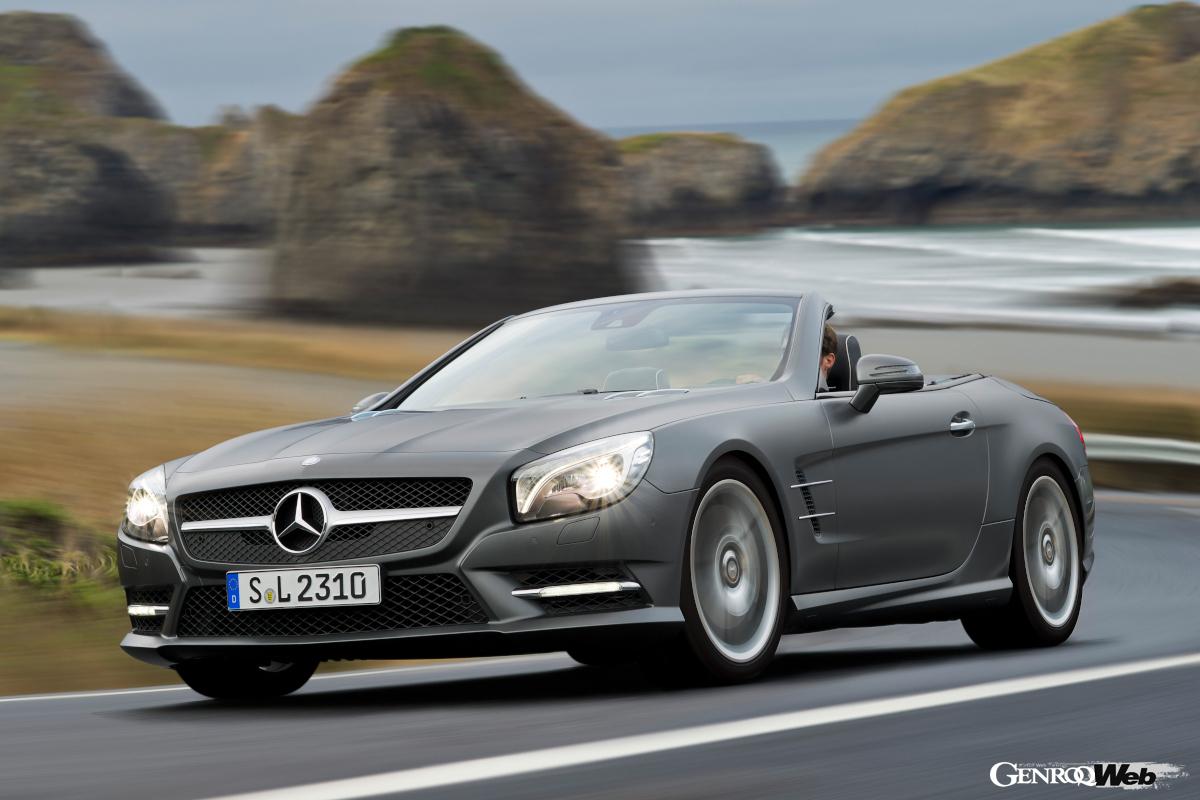 専用プラットフォームに新開発の電動ターボを搭載するエンジンなど、大幅なブラッシュアップが施された新型SL。しかも先代では2シーターだったが新型では2＋2となった。