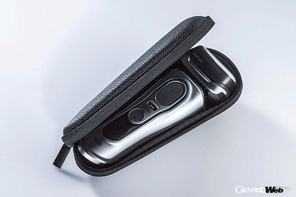 レザーのシェバーケースが付属するので、旅行や出張時にもブラウンシリーズ9Proを簡単に持ち出せる。一度その効果を実感すればT字カミソリは要らないと感じるはずだ。
