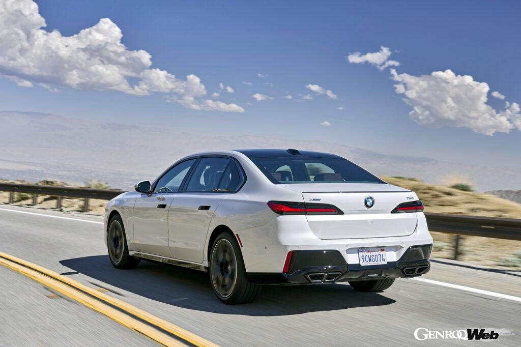 BMW 760iｘDriveの走行シーン