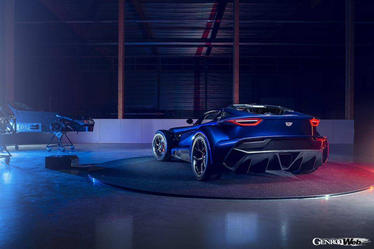 750kgの車重に506PSの最高出力を搭載する、ドンカーブート F22のエクステリア。