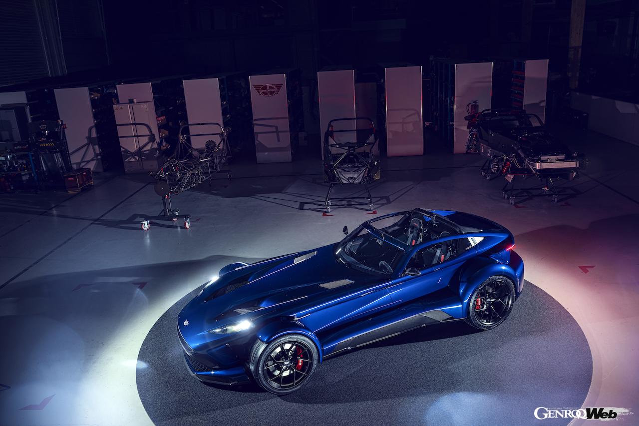 750kgの車重に506PSの最高出力を搭載する、ドンカーブート F22のエクステリア。