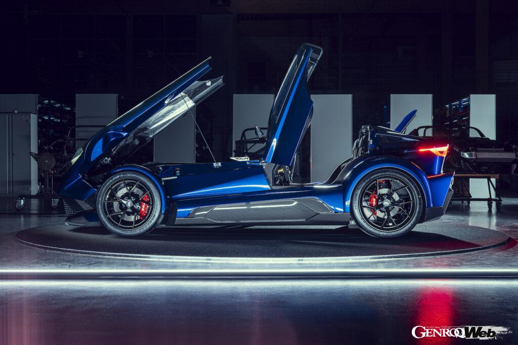 750kgの車重に506PSの最高出力を搭載する、ドンカーブート F22のエクステリア。