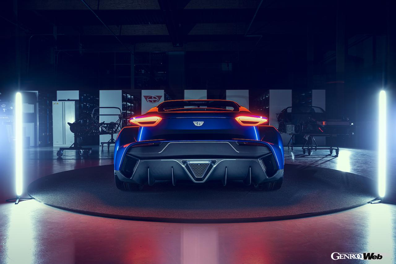 750kgの車重に506PSの最高出力を搭載する、ドンカーブート F22のエクステリア。