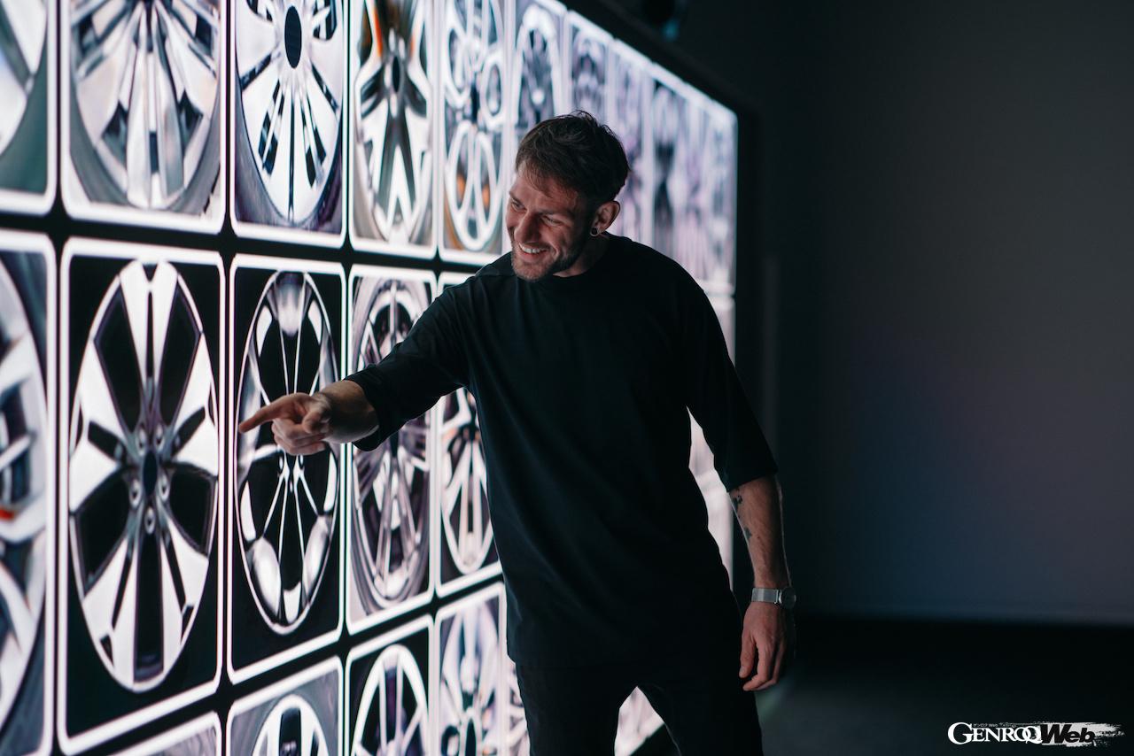 「FelGAN」を活用してホイールのデザインを行うアウディのデザイナーたち。