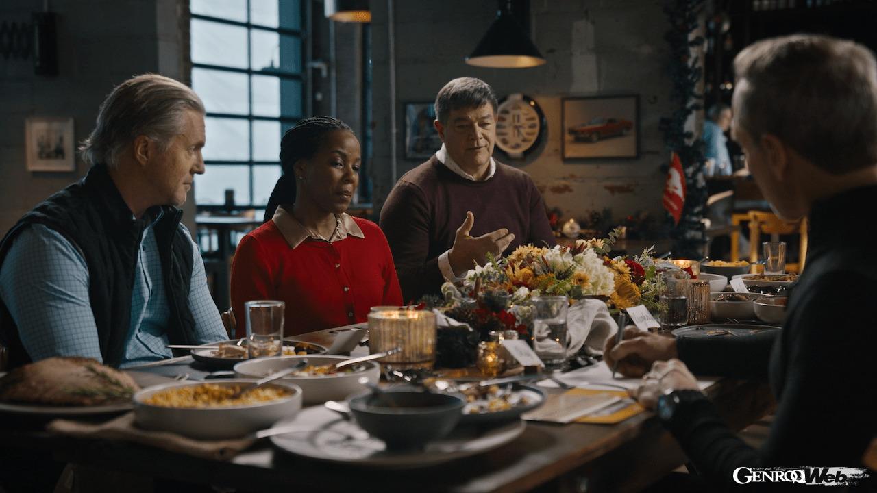 フォードはクリスマスシーズンを前に、7代目マスタングの開発に携わったスタッフが集結したスペシャル動画「マスタング・ホリデー・ディナー（A Mustang Holiday Dinner）」を公開。