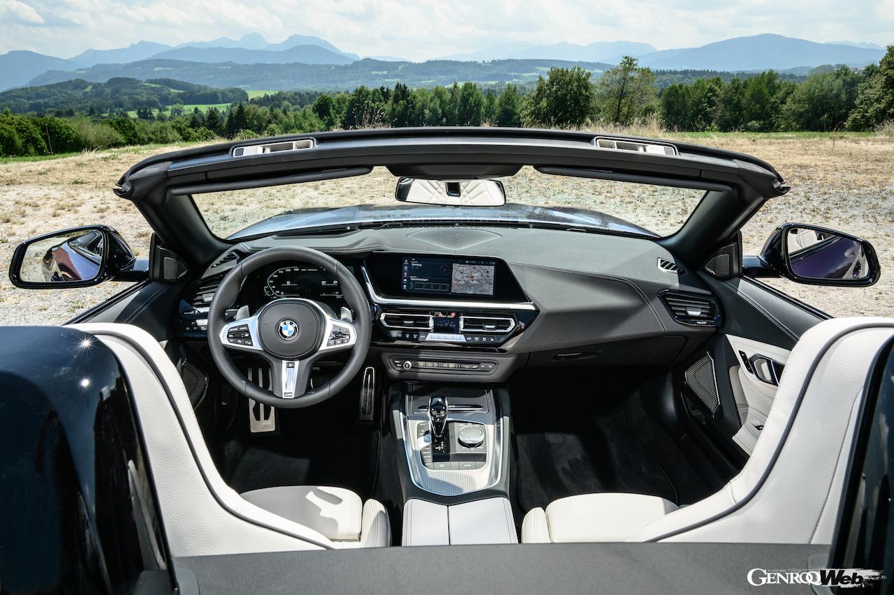 フロントセクションを中心にデザインがアップデートされた、新型「BMW Z4」のインテリア。
