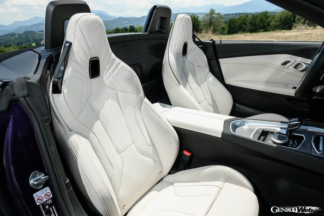 フロントセクションを中心にデザインがアップデートされた、新型「BMW Z4」のインテリア。