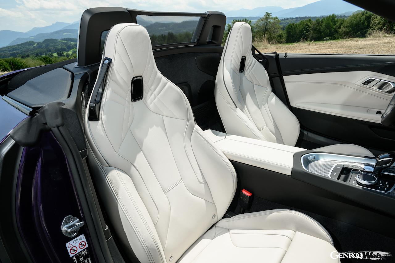 フロントセクションを中心にデザインがアップデートされた、新型「BMW Z4」のインテリア。