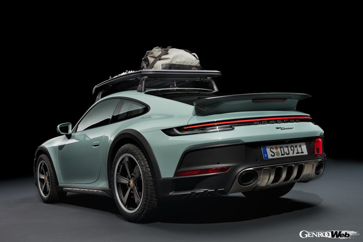 エンジンはカレラSと同じ480PS／570Nm。リヤアクスルステアリングとアクティブロールスタビライザーも備える。