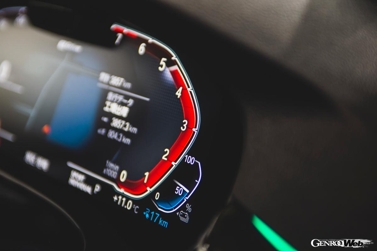 上級グレードとして加わった最新オイルの「PREMIUM」は燃費性能の向上や卓越したパフォーマンスを発揮するだろう。