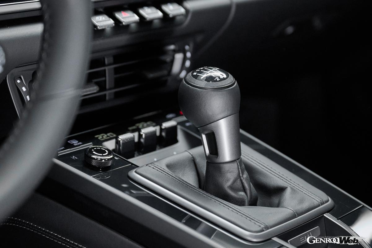 7速MTも用意。MTが選べるカレラ系はカレラSとカレラTだけだ。