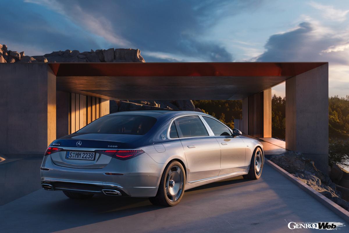 M279型6.0リッターV12を搭載し、組み合わされるトランスミッションは9速AT。駆動方式は車名どおりにAWDとなる。専用デザインの20インチダークプラチナムグロスディッシュホイールを装着する。