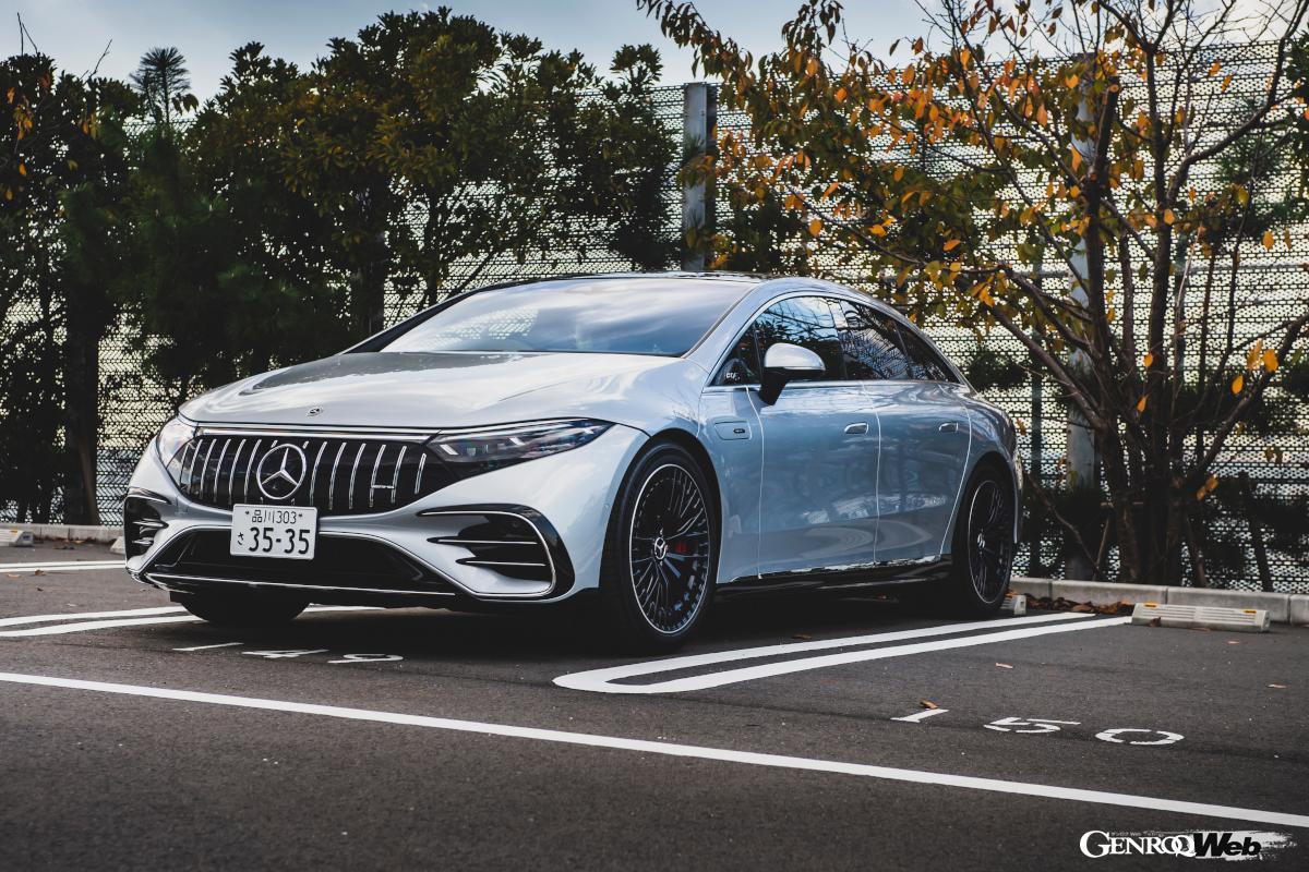 今回MBUXハイパースクリーンを取材したメルセデスEQS 53 4マティック。