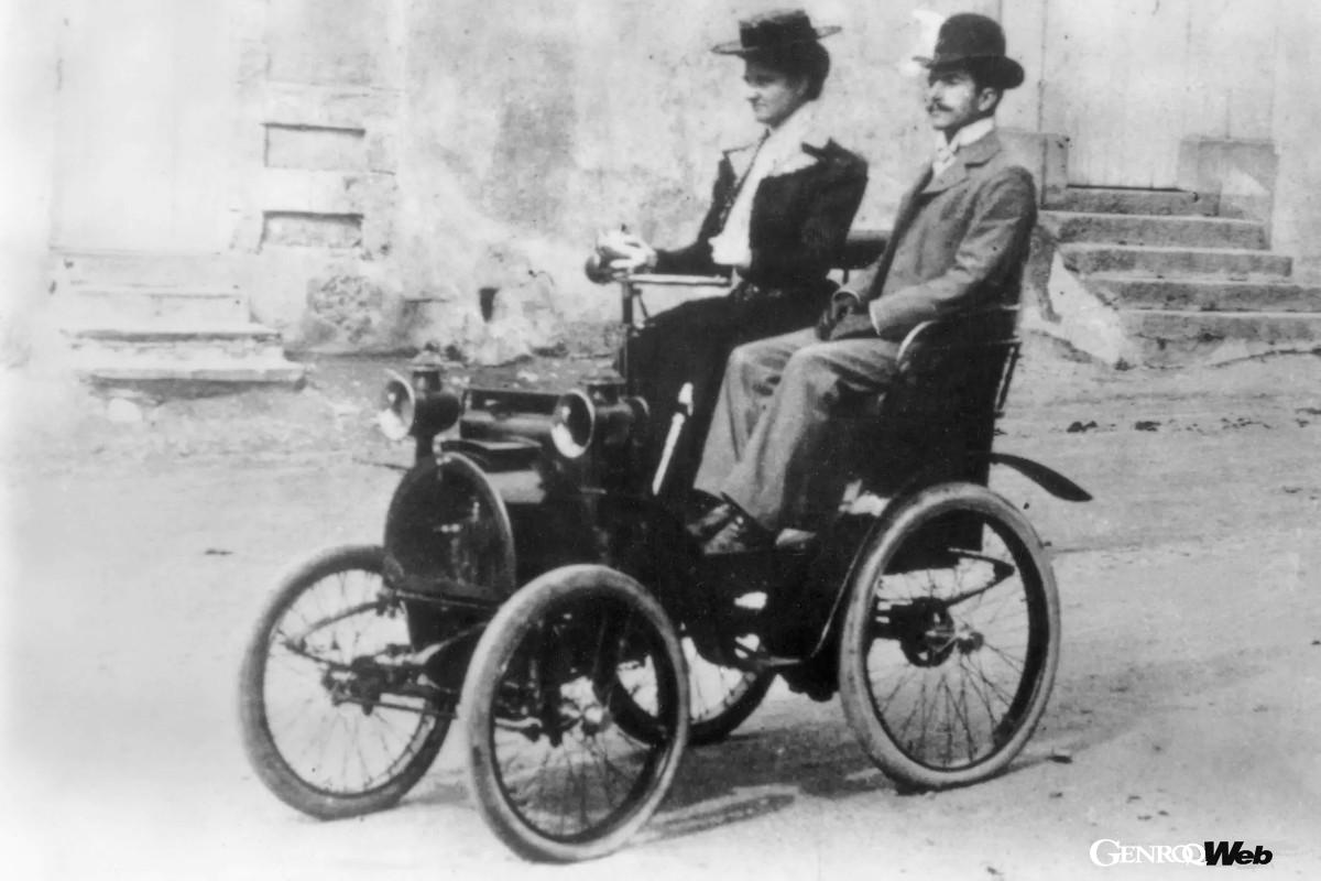 1898年のルノー初のモデル「タイプA」。