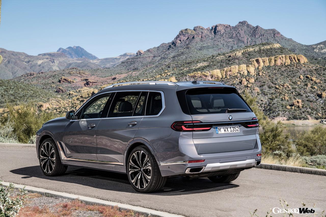 BMW X7を新旧比較