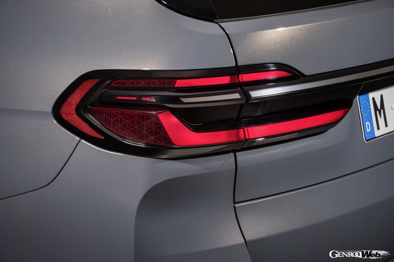 BMW X7を新旧比較