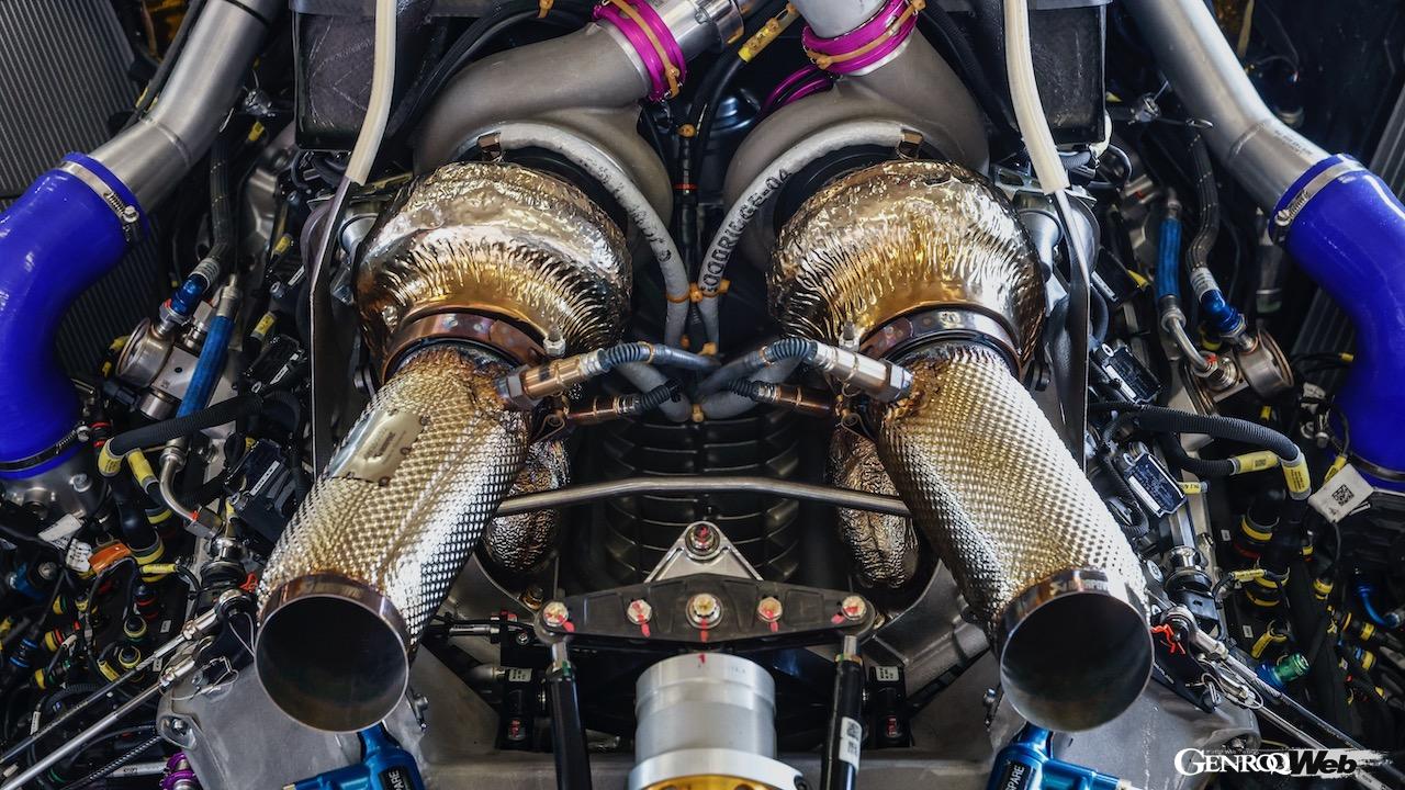 ポルシェ 963に搭載される4.6リッターV型8気筒ツインターボ+ハイブリッドシステム。