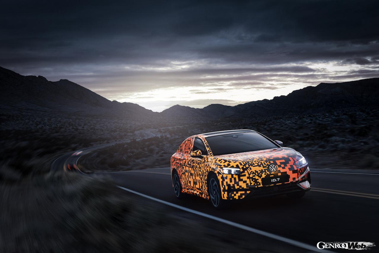 新型フル電動サルーン「フォルクスワーゲン ID.7」の走行シーン。