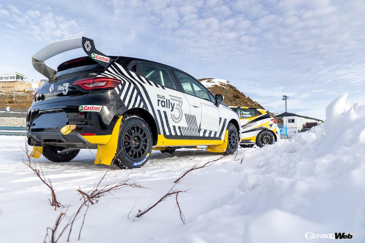 現行クリオとしては、3台目となるプライベーター向け4輪駆動ラリーカー「クリオ ラリー3」。