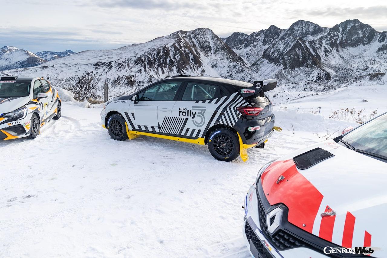 現行クリオとしては、3台目となるプライベーター向け4輪駆動ラリーカー「クリオ ラリー3」。