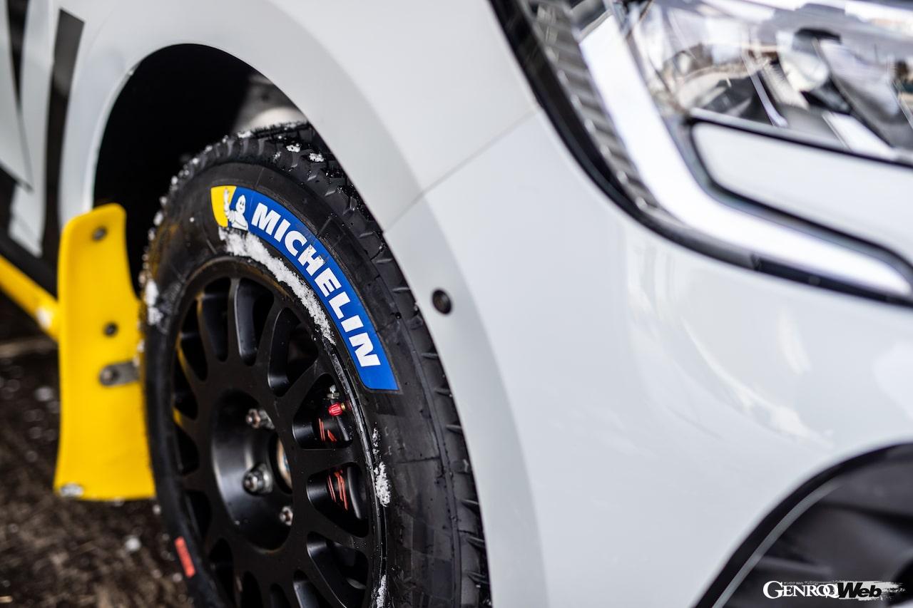 現行クリオとしては、3台目となるプライベーター向け4輪駆動ラリーカー「クリオ ラリー3」。