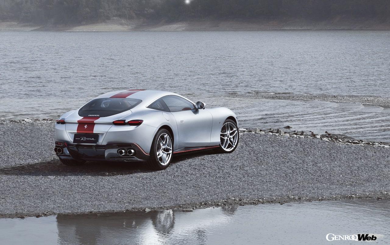 サヌシルヴァー・マットに、鮮やかなロッソ・マグマ・グロッシーが組み合わせられた、フェラーリ ローマ チャイナのエクステリア。