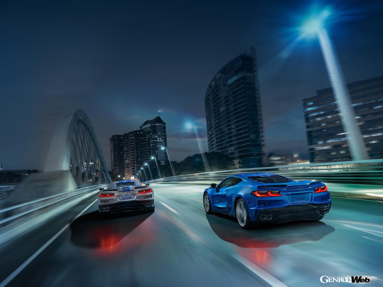 コルベット初の電動モデルとしてデビューした「シボレー コルベット E-レイ」の走行シーン。