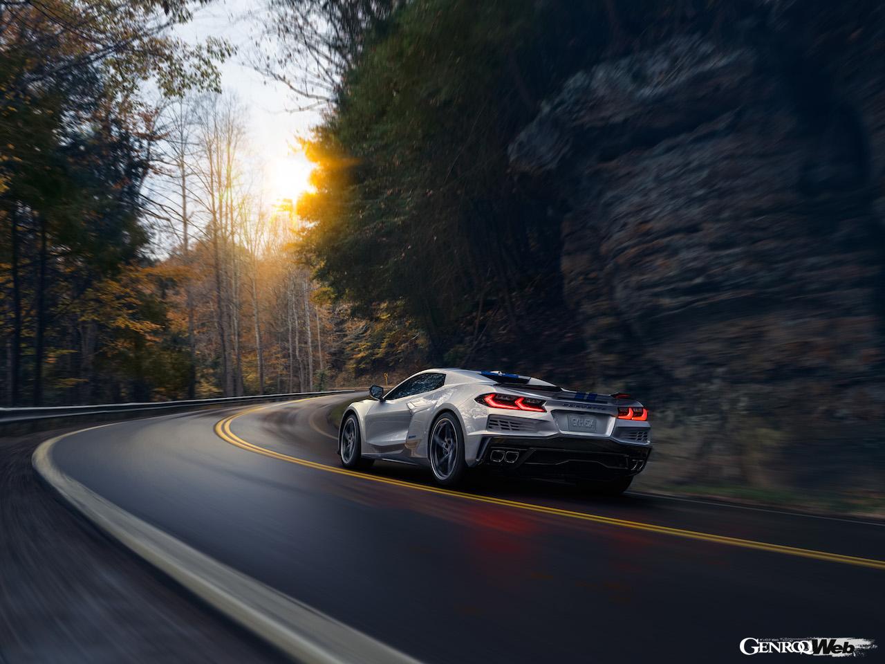 コルベット初の電動モデルとしてデビューした「シボレー コルベット E-レイ」の走行シーン。