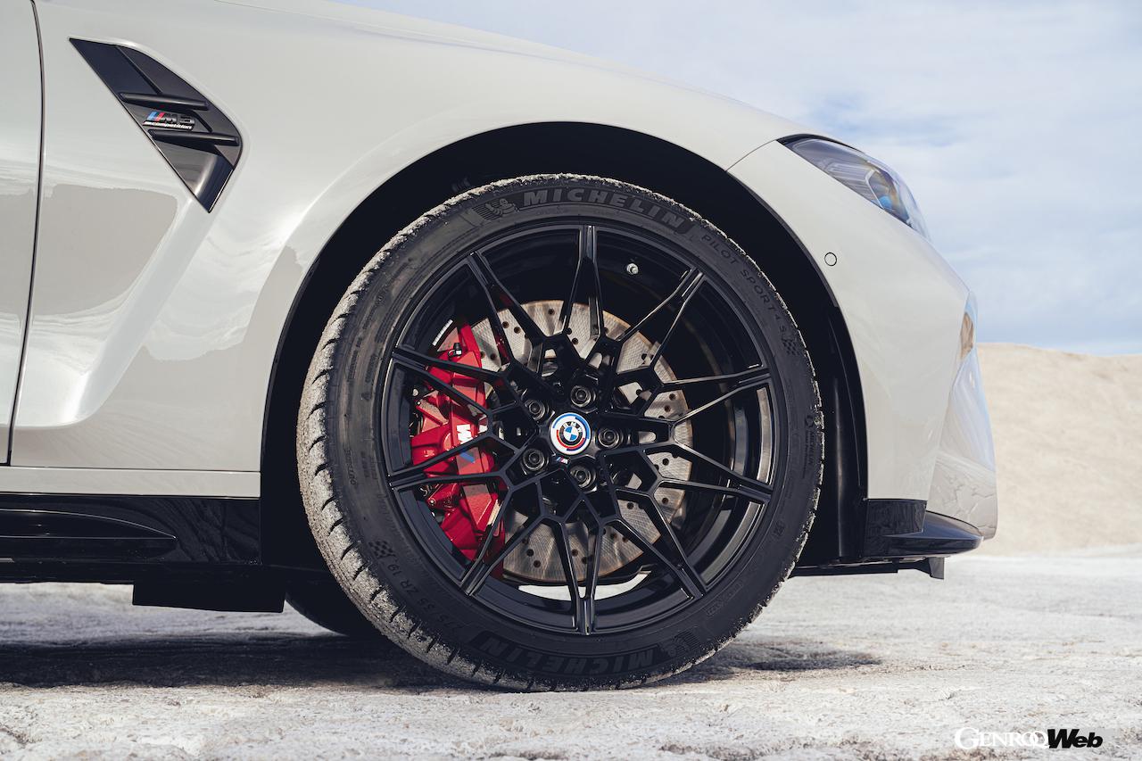 BMW M3 コンペティション M xDrive ツーリングのエクステリア。