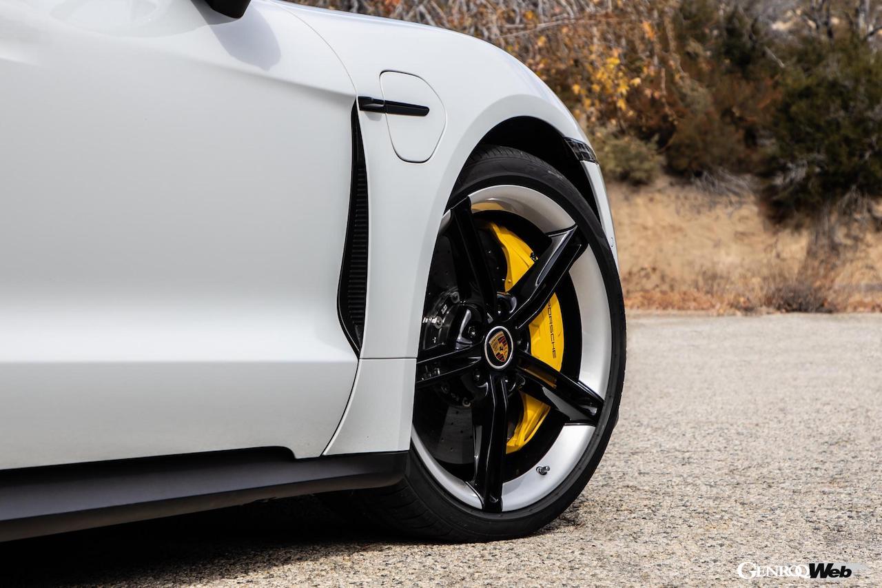 従来の油圧式ブレーキシステムの使用頻度が減ることで、ブレーキパッドとディスクの耐用年数が上がるだけでなく、摩擦によって生じる粉塵を減らすこともできるという。