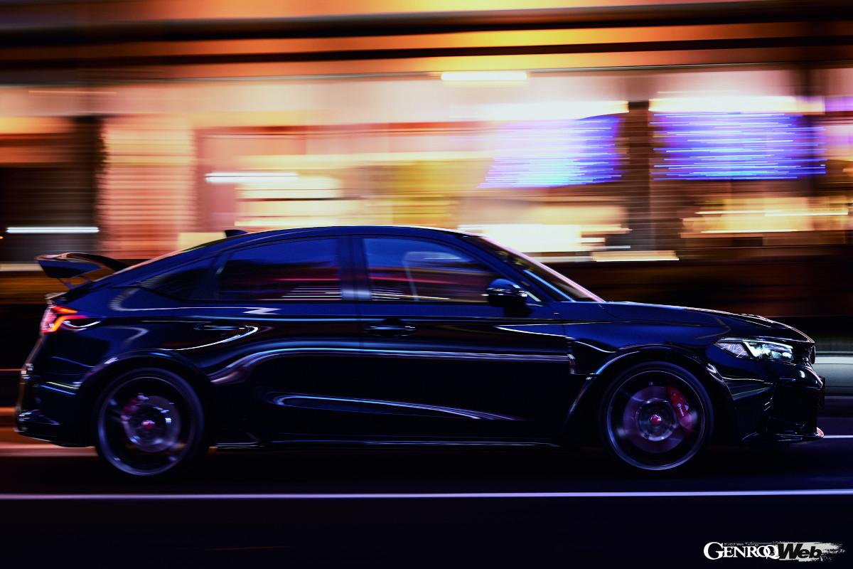 ホイールベースこそ近いがシビック タイプRよりもナローなA45 S。意外とボディサイズの異なるA45 Sとシビック タイプR。