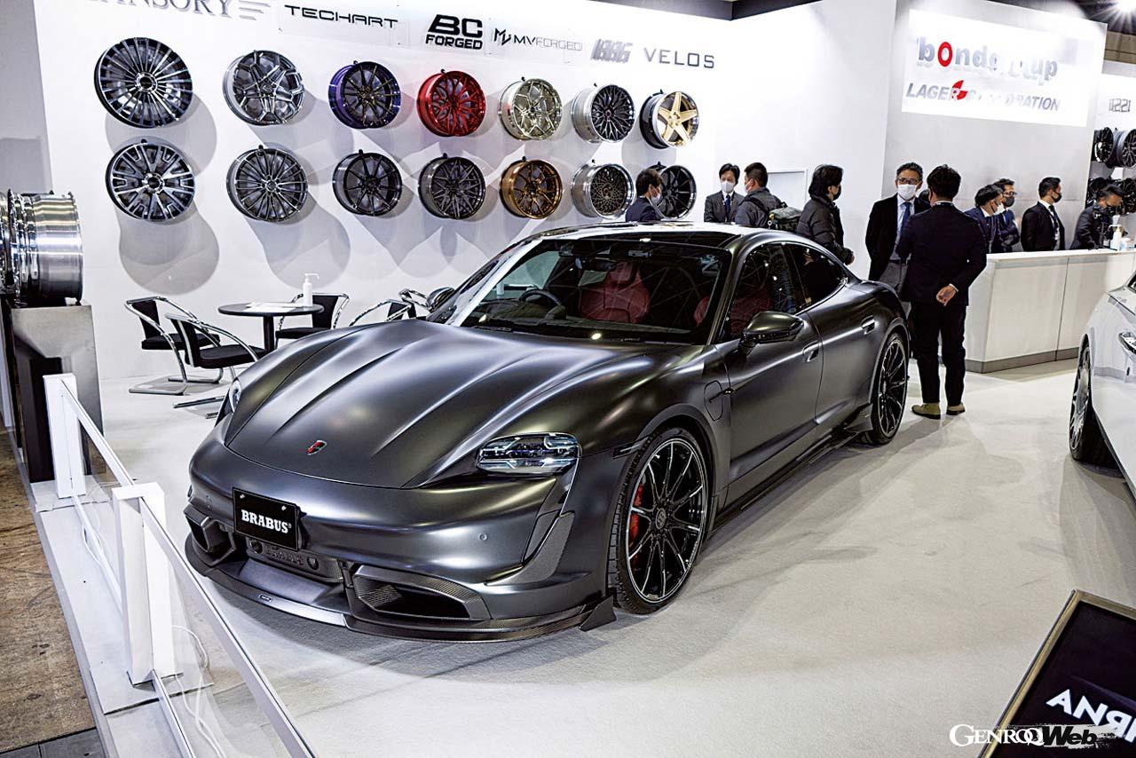 ロールス・ロイス ゴーストとポルシェ タイカンというメルセデス以外のコンプリートカーを展示したブラバス。