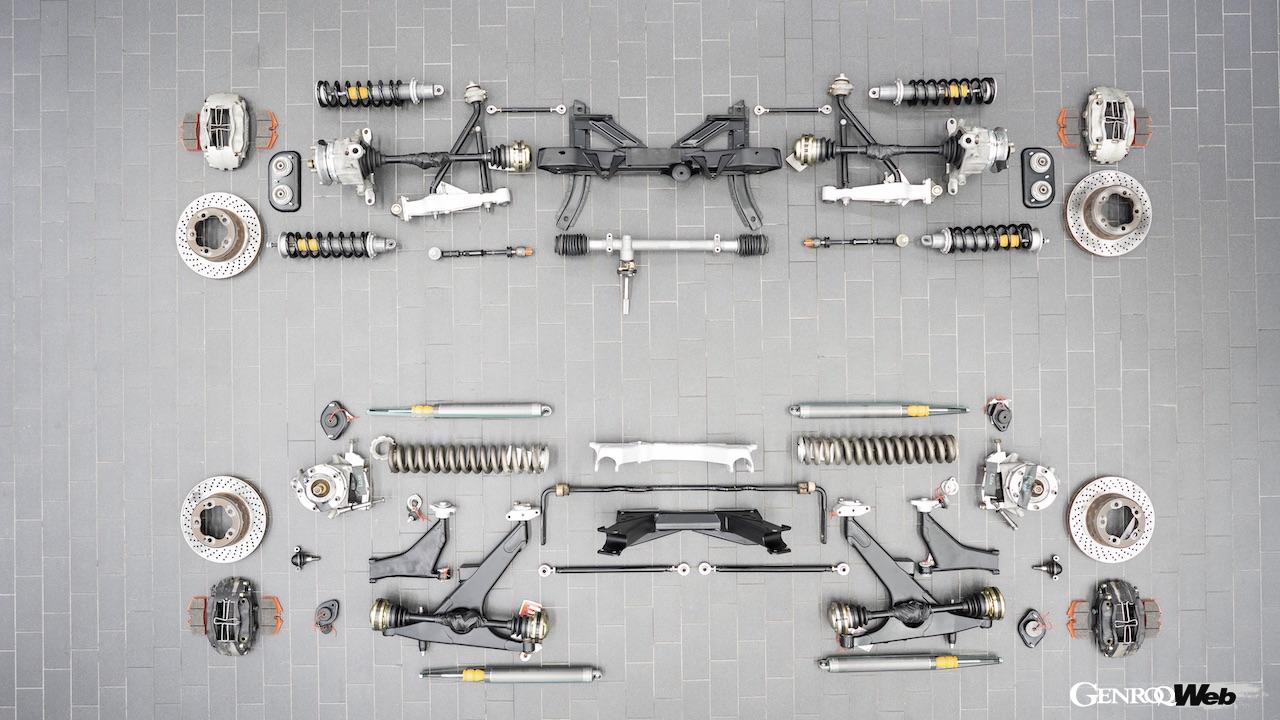 完全に分解、オーバーホールされた、ポルシェ 959 パリ・ダカール。